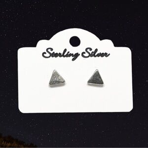 🌸Sterling Silver - Triangle Pyramid Stud Earrings